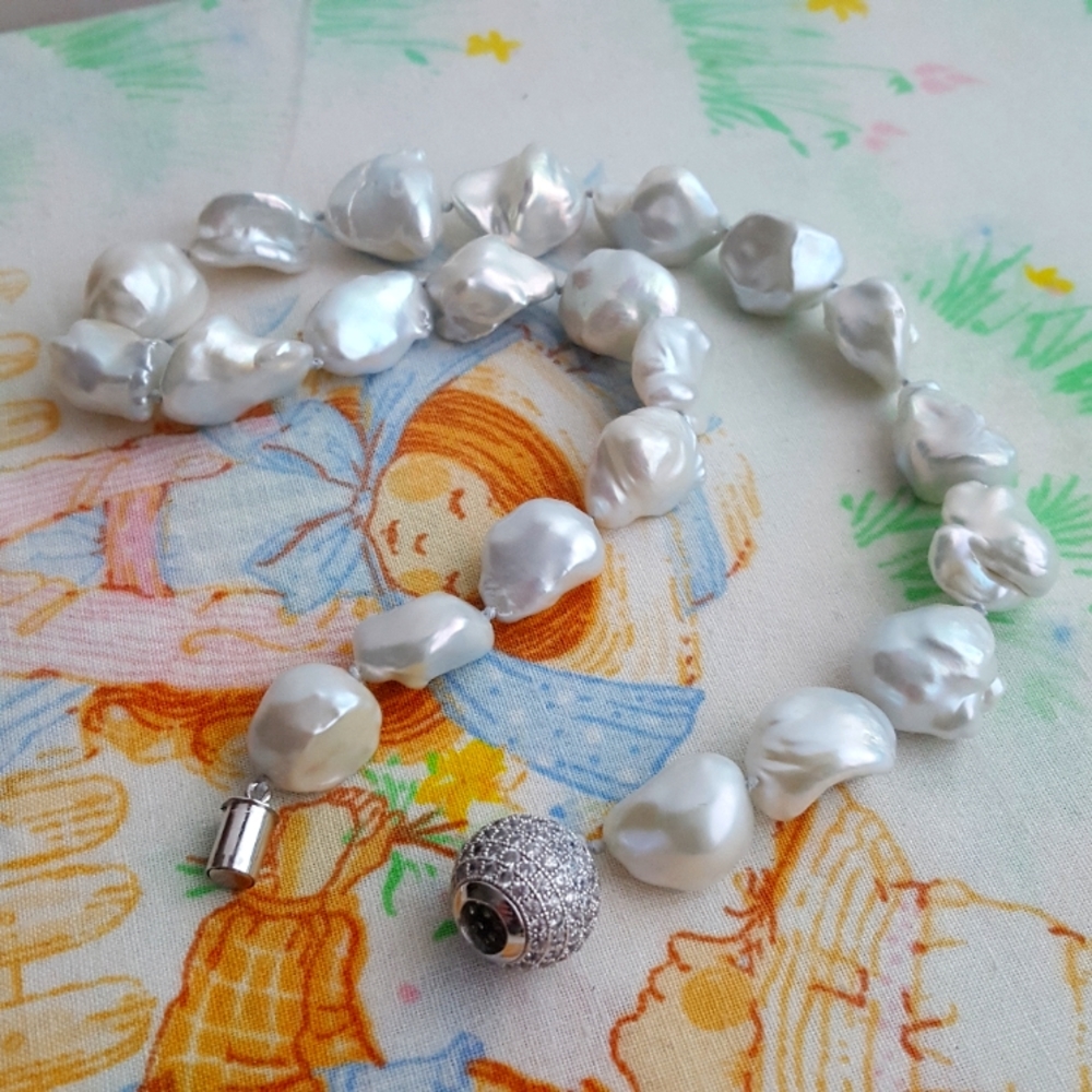 🌙Vintage Baroque Pearl Choker Pave Magnetic Clasp